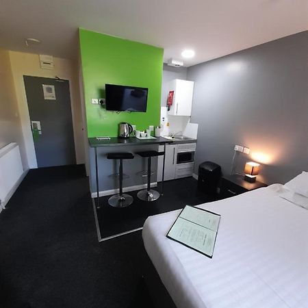 Lymedale Suites Studios & Aparthotel In Newcastle Under Lyme & Stoke Eksteriør bilde