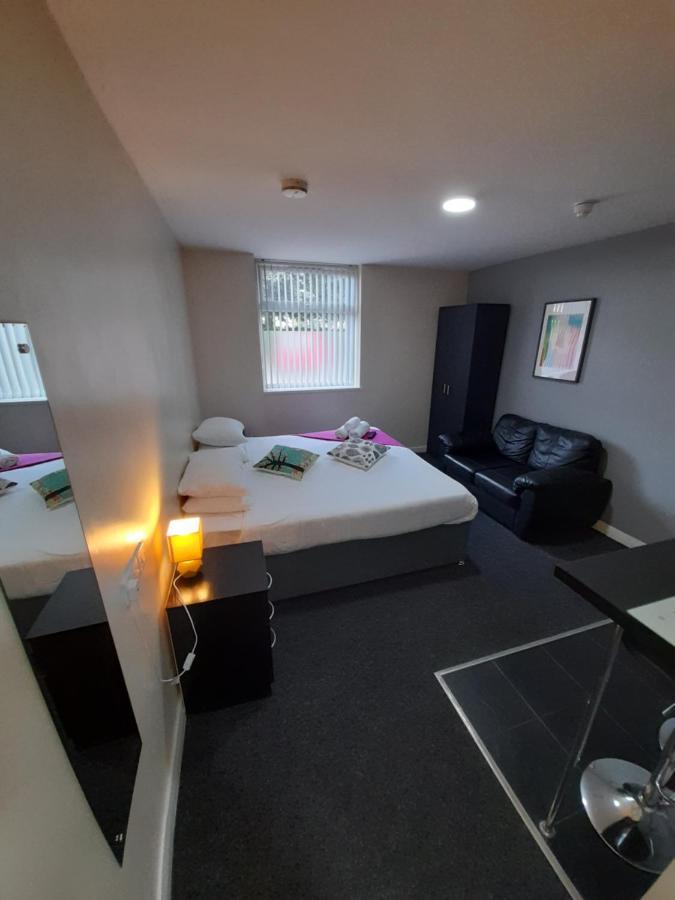 Lymedale Suites Studios & Aparthotel In Newcastle Under Lyme & Stoke Eksteriør bilde